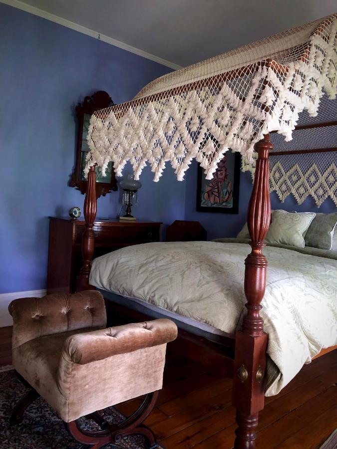 Oakcliff Bed And Breakfast Halfmoon Exterior photo